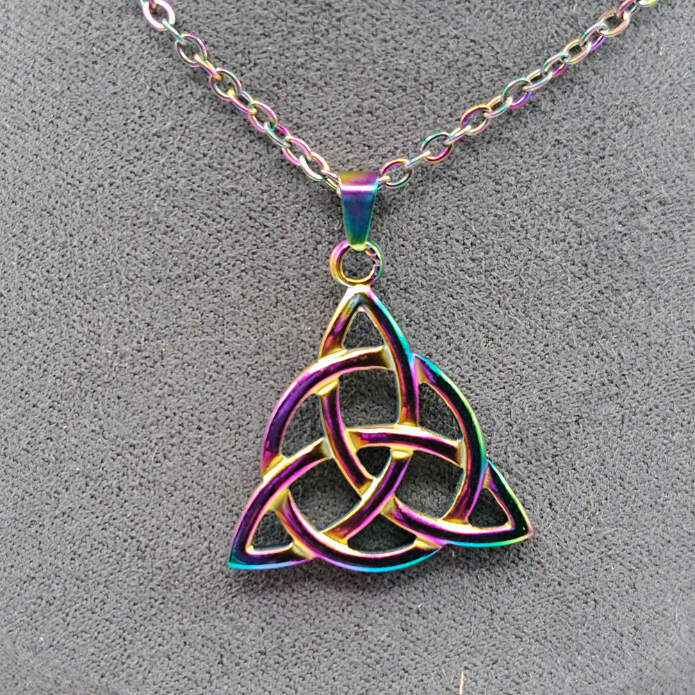 Triqueta: Multicolor