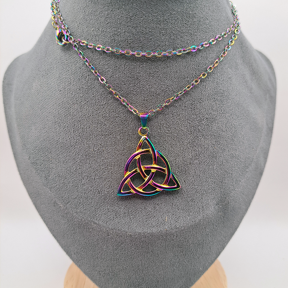 Triqueta: Multicolor